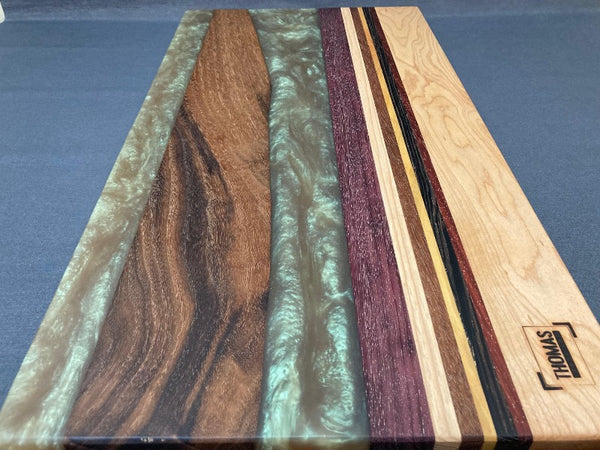 Large Black Walnut Flashing Avocado Pearl White Shimmer Epoxy board